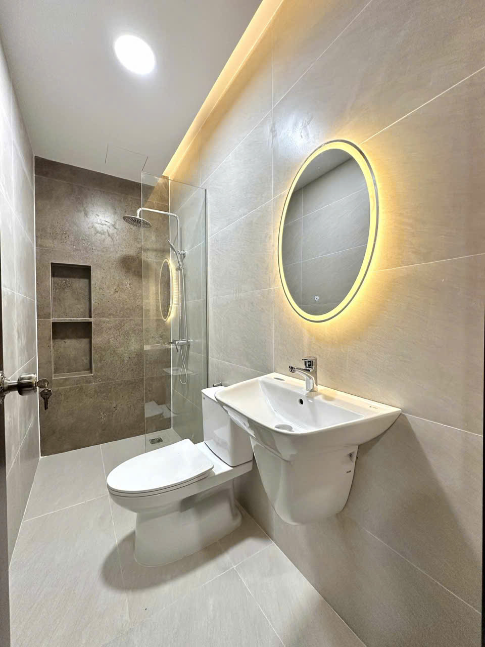 NHÀ MỚI CHÍNH CHỦ - ĐẶNG THÙY TRÂM - P13 BÌNH THẠNH - 4 TẦNG BTCT - 75M2 - ĐƯỜNG 8M - GẤP BÁN 13.8 - Ảnh chính