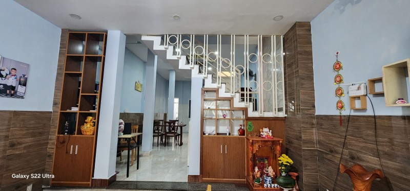 Bán nhà 3 Tầng 108m² Dĩ An,SHR đường xe hơi,gần chợ Đoàn Thị Kia - Ảnh chính