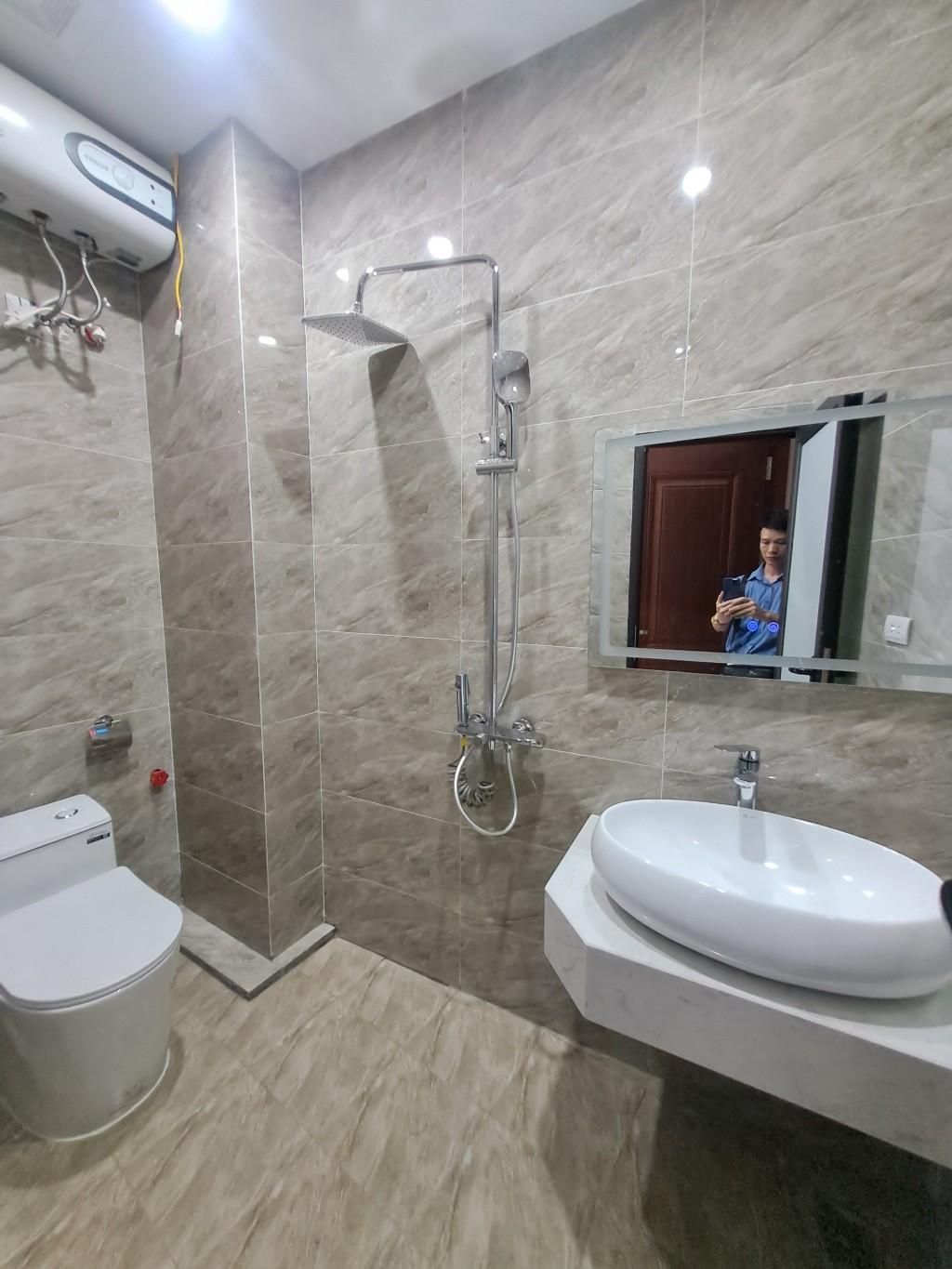 Phố Láng Hạ, Chủ nhà tặng xe ô tô nếu GD thành công. Dt 30m2 x 5 tầng. - Ảnh 1