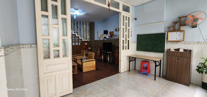Bán nhà 3 Tầng 108m² Dĩ An,SHR đường xe hơi,gần chợ Đoàn Thị Kia - Ảnh 1