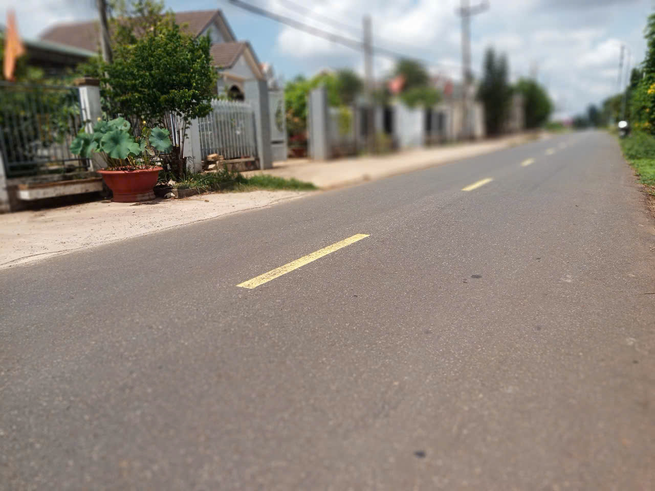 Chỉ 5,3 Triệu/m2 ( Tổng 2,3 Tỷ thôi)  là sở hữu được 12M Mặt tiền Láng Lớn -  Kim Long - Ảnh 1