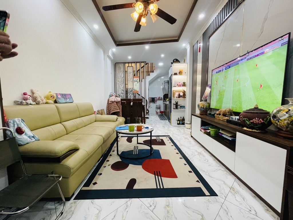 🏠 Nhà Cự Lộc – 33m² – cách Royal vài bước chân – 7.63 tỷ - Ảnh chính