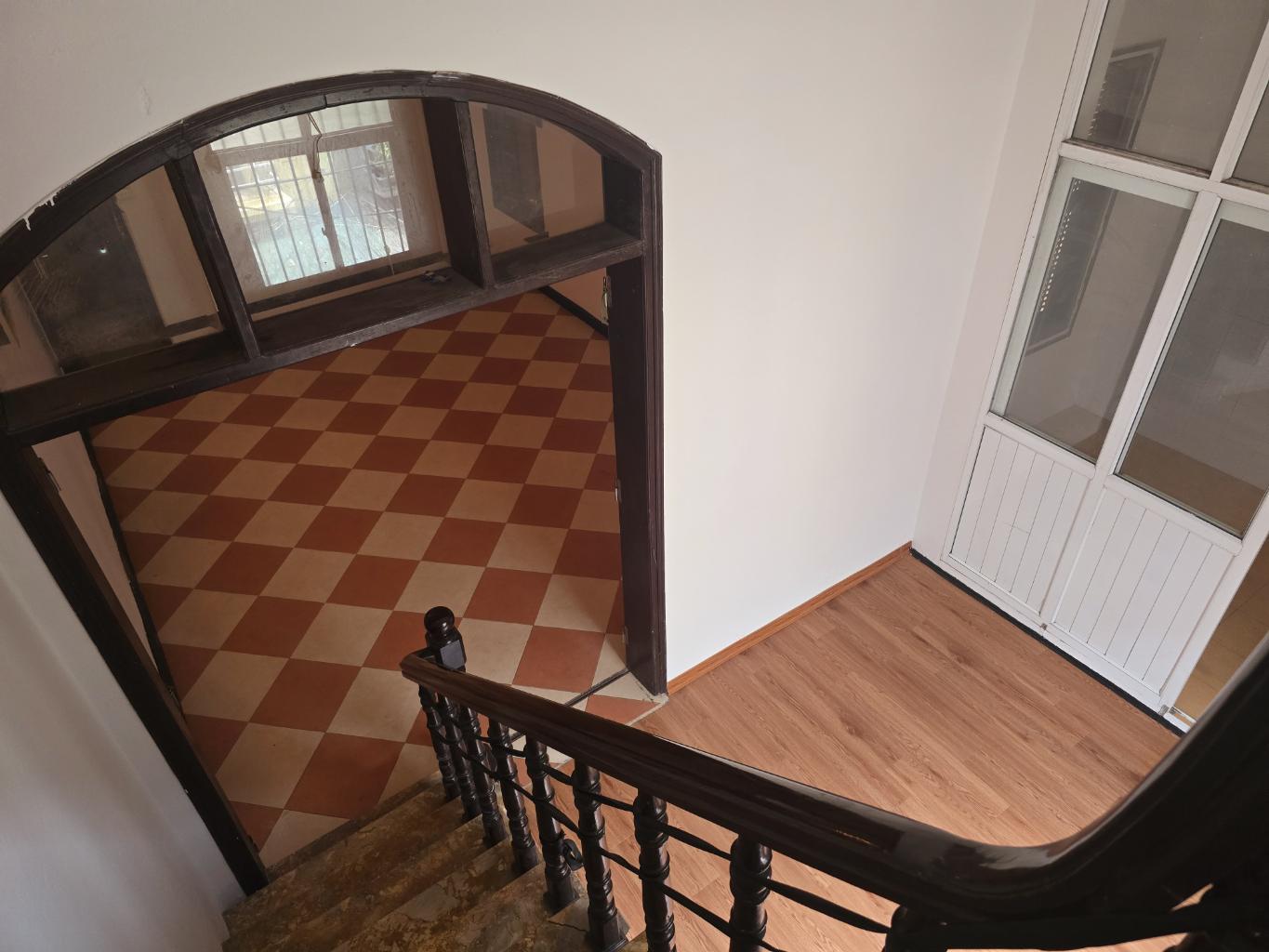 Bán nhà Tây Sơn, Đống Đa, ô tô, lô góc, 47m2, 3 tầng, Mt 4m, chỉ 12.5 tỷ - Ảnh 2