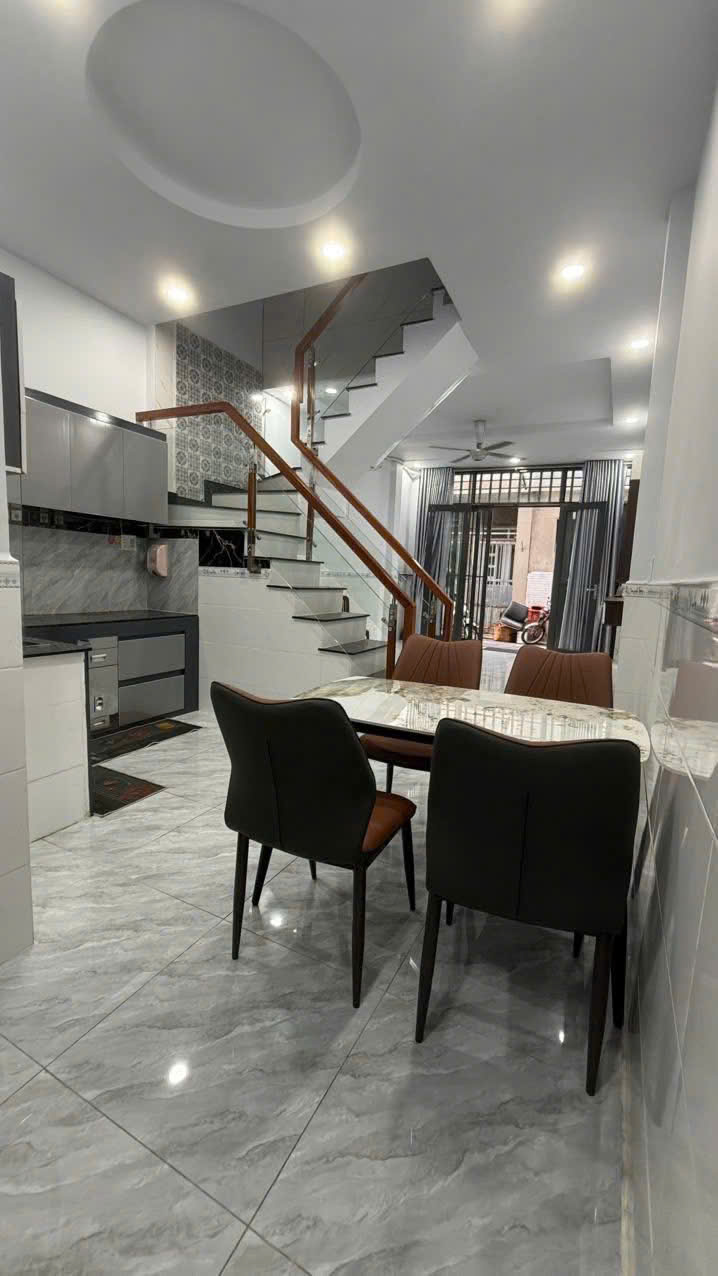 Nhà 2 Tầng  đẹp Lê Văn Khương Quận 12  –  Xe  hơi tới cửa – SHR - Ảnh 2