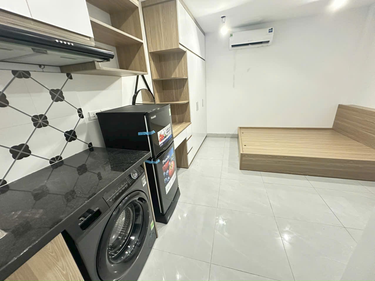 Mễ Trì Nam Từ Liêm 42m 7 tầng thang máy 12 phòng cho thuê KK full nội thất - Ảnh 1