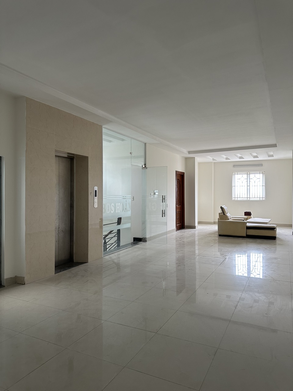 Bán nhà 2 Mặt tiền Nguyễn Duy Trinh - gần Nguyễn Thị Tư, DT: 7,5x26m, 7 tầng, 25,9 tỷ. - Ảnh chính