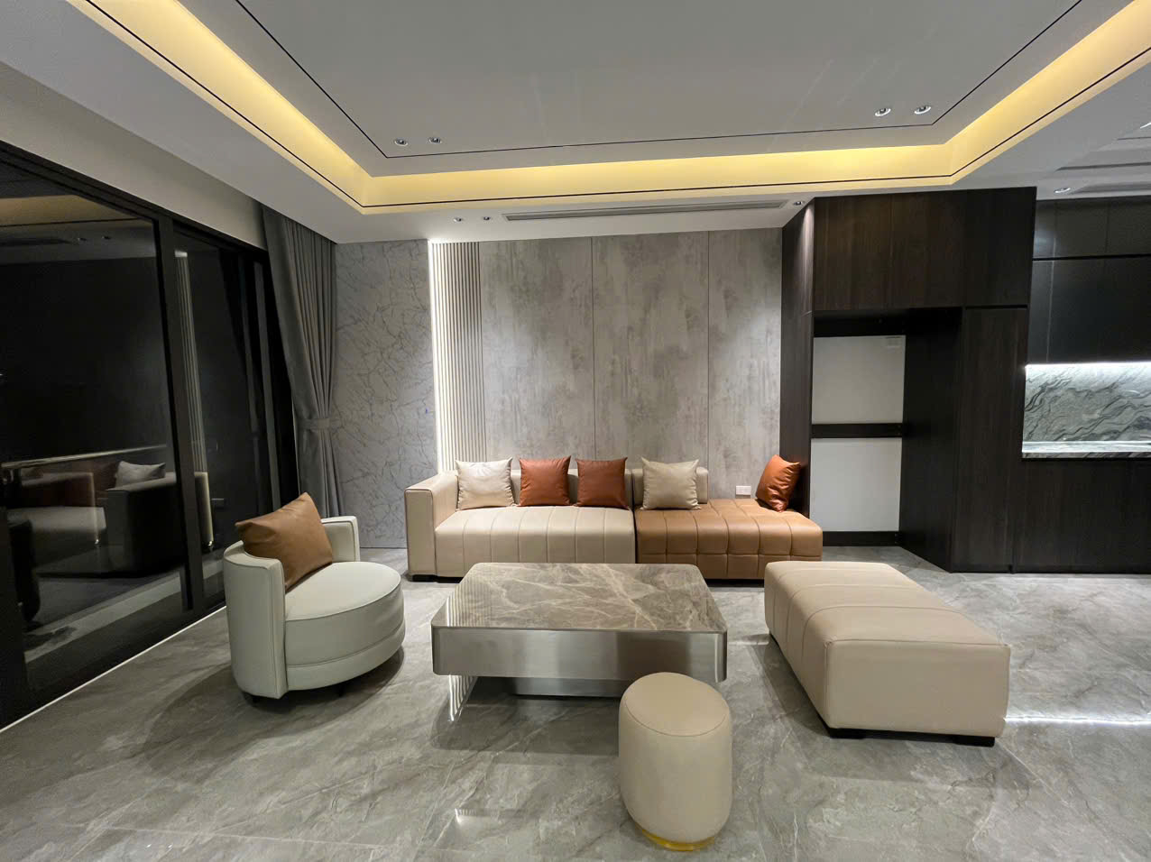 Siêu Phẩm Nhà Thạch Bàn 6T Thang Máy, Gara Ôtô, Full nội thất, 45m, MT 4.5m, hơn 8 tỷ - Ảnh 1