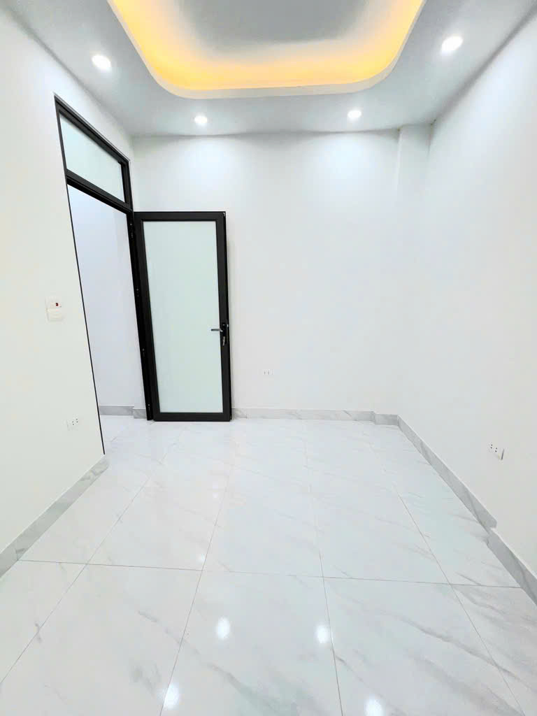 Cần Bán Nhà Tân Mai Ô Tô Đỗ Cửa 45m 2 Tầng 3 Ngủ 4.28 Tỷ Sổ Đỏ Chính Chủ - Ảnh 2