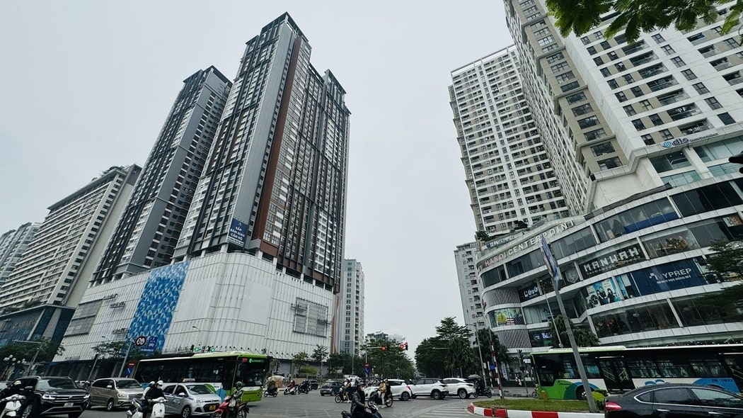 Bán căn 161m2 full NT hoàng gia toà Diamond Residence 25 Lê Văn Lương - Ảnh chính