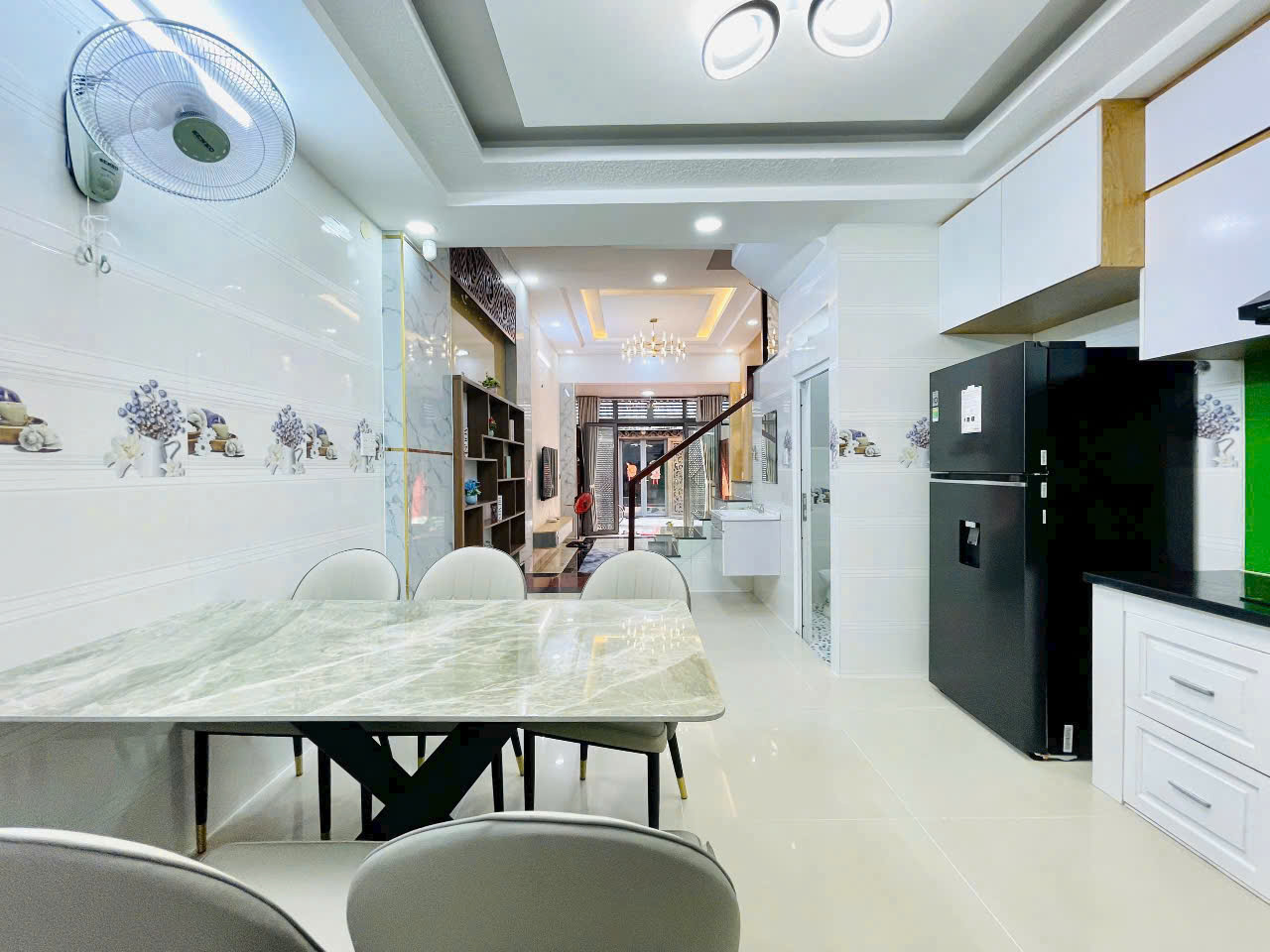 🏡 CẦN BÁN NHÀ ĐẸP - VỊ TRÍ ĐẮC ĐỊA - GIÁ TỐT 1 tỷ📍 Vị trí: [ Huyện Bình Chánh ] - Ảnh 2