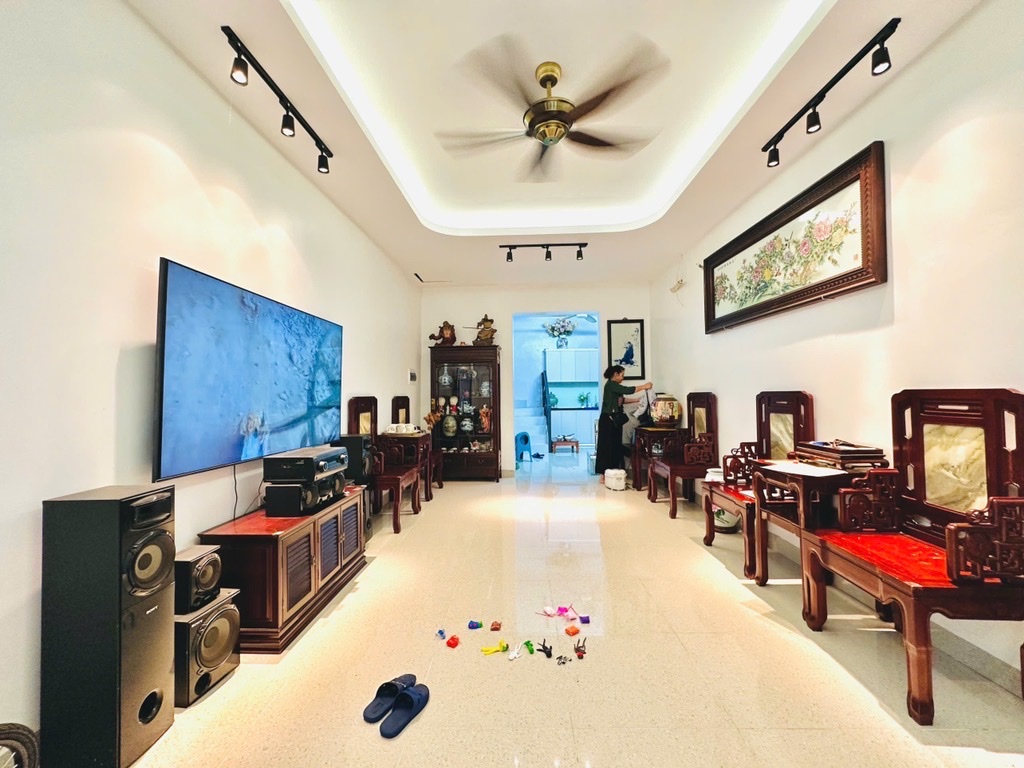 Nhà Chùa Quỳnh ngõ to oto, sổ đẹp nở hậu - Ảnh 1