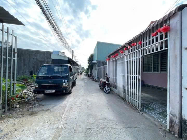 Nhà 114ṁ2 giá 768triệu sổ riêng 1 sẹc tỉnh lộ 2, tân phú trung, củ chi - Ảnh chính