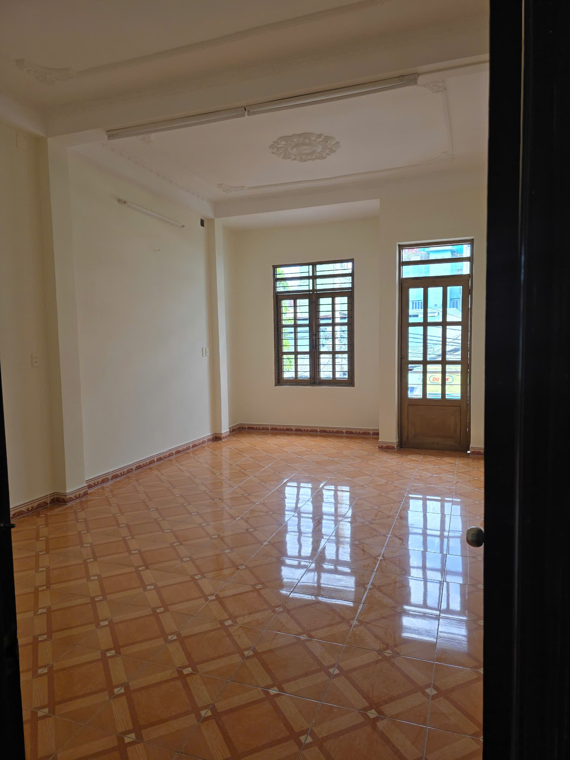 Cho thuê nhà mặt tiền – vị trí đắc địa tại 193 Trịnh Đình Trọng, Phú Trung, Tân Phú - Ảnh 1