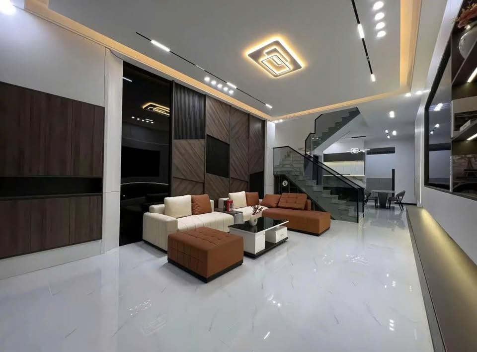 NHÀ TÂN KIỂNG QUẬN 7 - CỰC HIẾM NGANG 8M - XE HƠI NGỦ TRONG NHÀ - CHỈ 15 TỶ - Ảnh chính