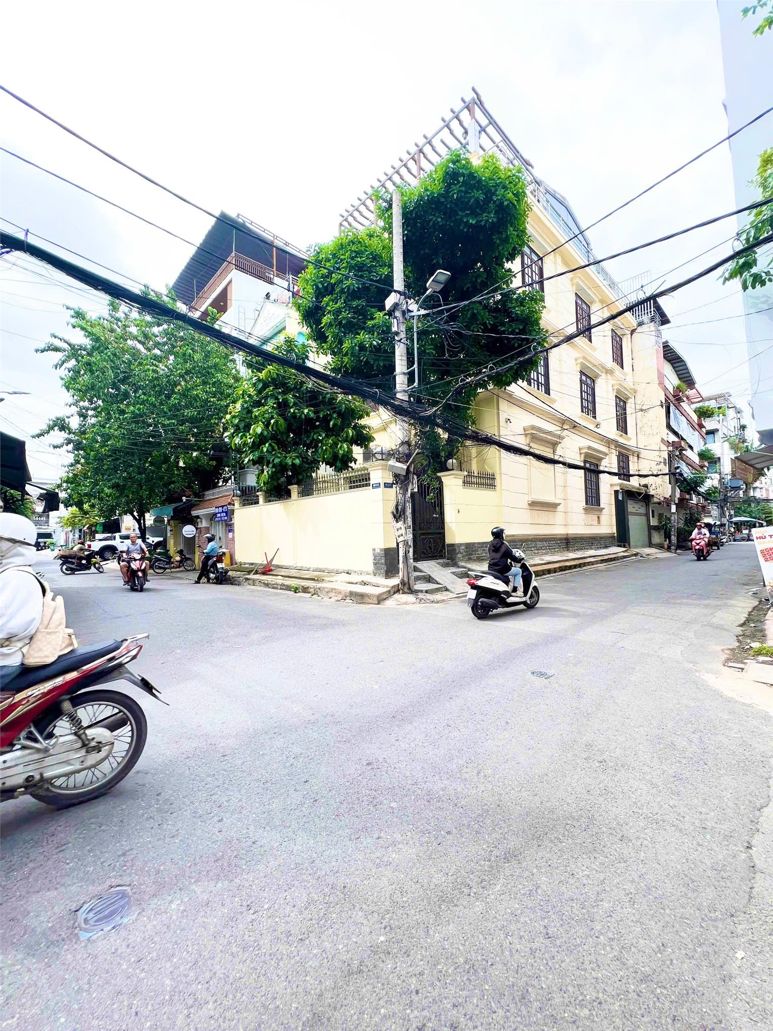 BÁN TÒA NHÀ GÓC 2 MẶT HẺM – NGUYỄN GIA TRÍ, BÌNH THẠNH - Ảnh 1