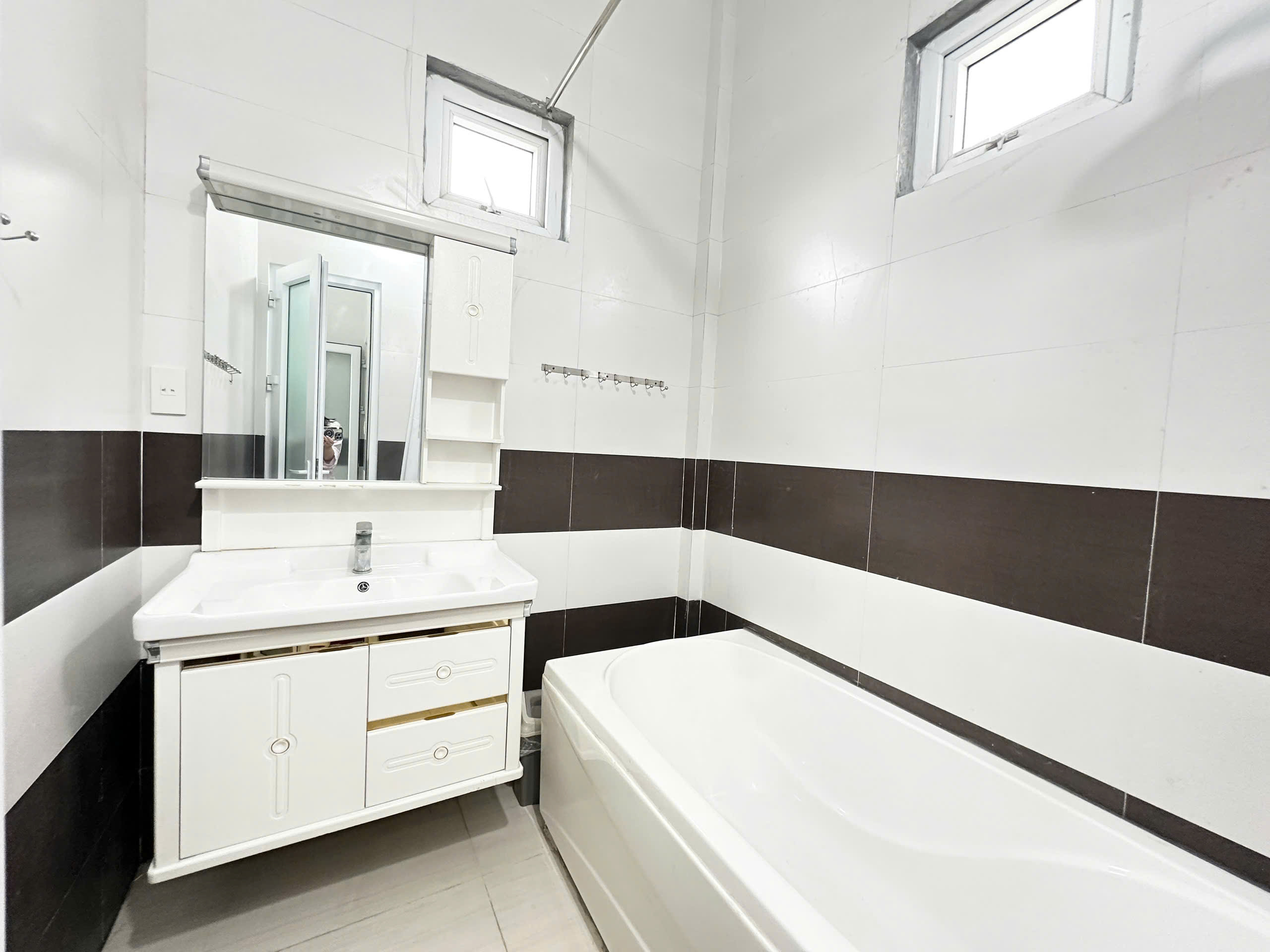 🏠 CHO THUÊ NHÀ 3 TẦNG MẶT TIỀN ĐƯỜNG DIỆU QUANG – SÁT PHẠM VĂN ĐỒNG - TP HUẾ - Ảnh 3