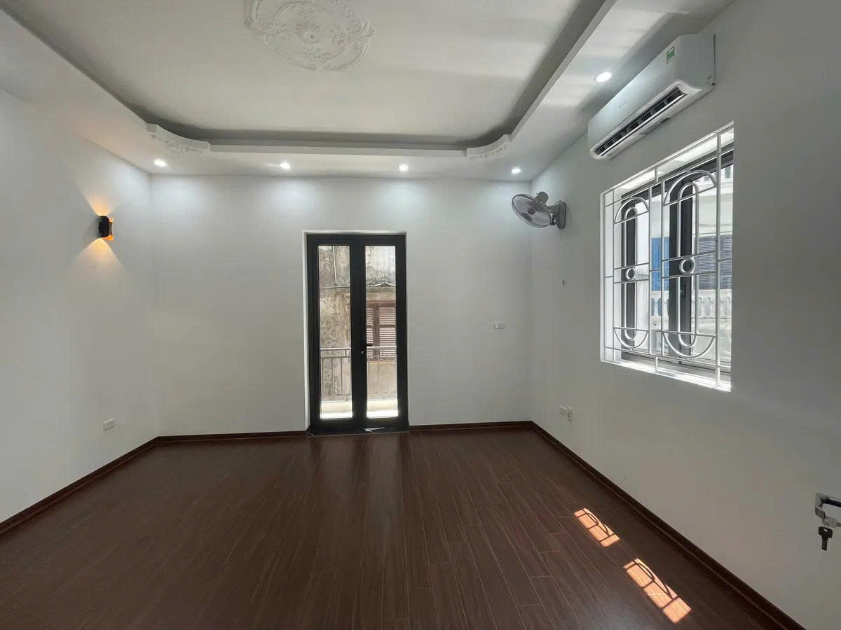 💢 SIÊU PHẨM PHÂN LÔ QUÂN ĐỘI – NGÃ TƯ SỞ -  LÔ GÓC 3 THOÁNG – Ô TÔ ĐỖ CỬA – 65M² – 4 TẦNG – GIÁ 11 - Ảnh 2