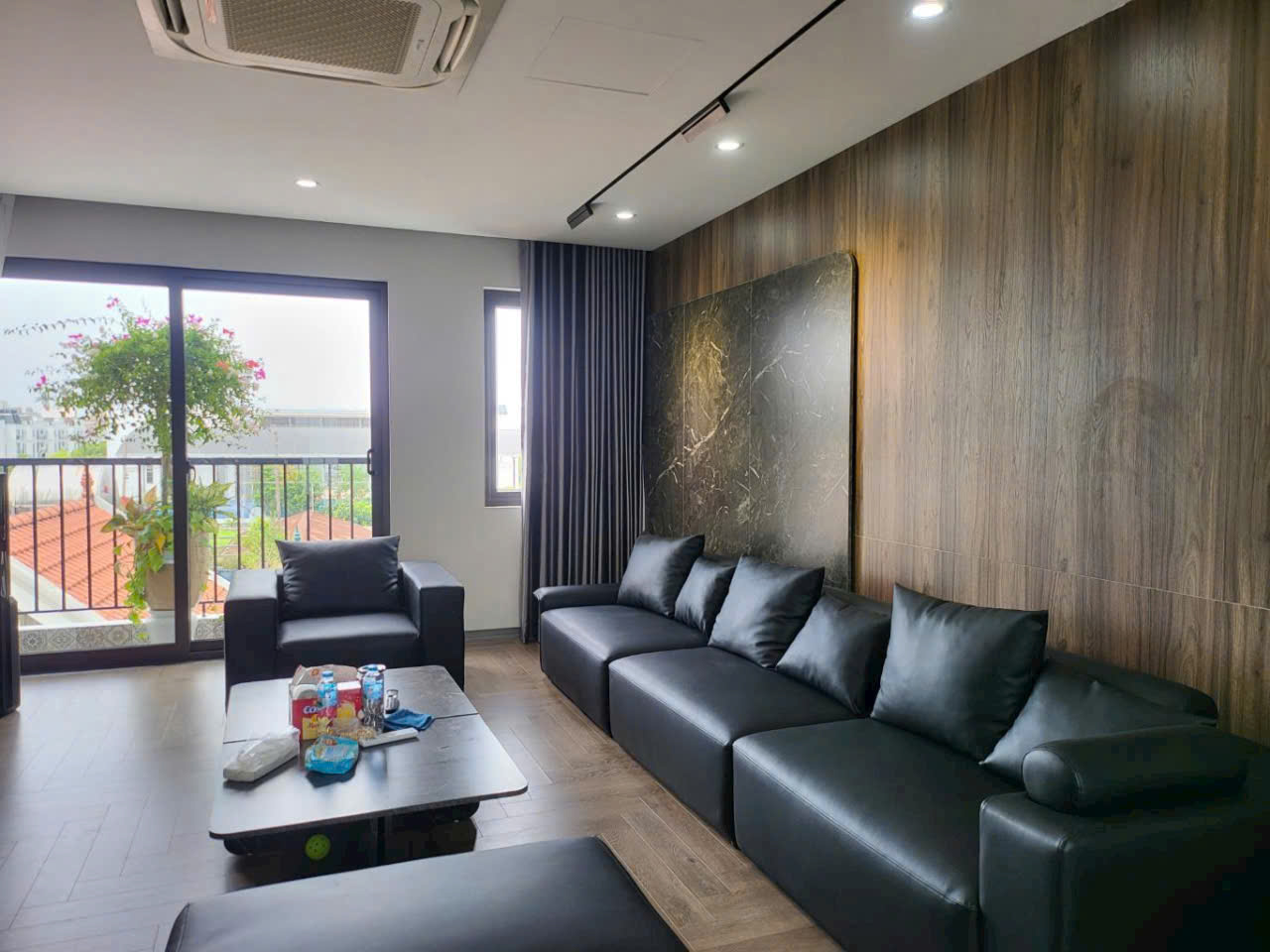 NHÀ 7 TẦNG GARA OTO- THANG MÁY-ĐẦY ĐỦ NỘI THẤT CHỈ VIỆC VỀ Ở, NGAY CẦU VĨNH TUY, PHƯỜNG LONG BIÊN - Ảnh 2
