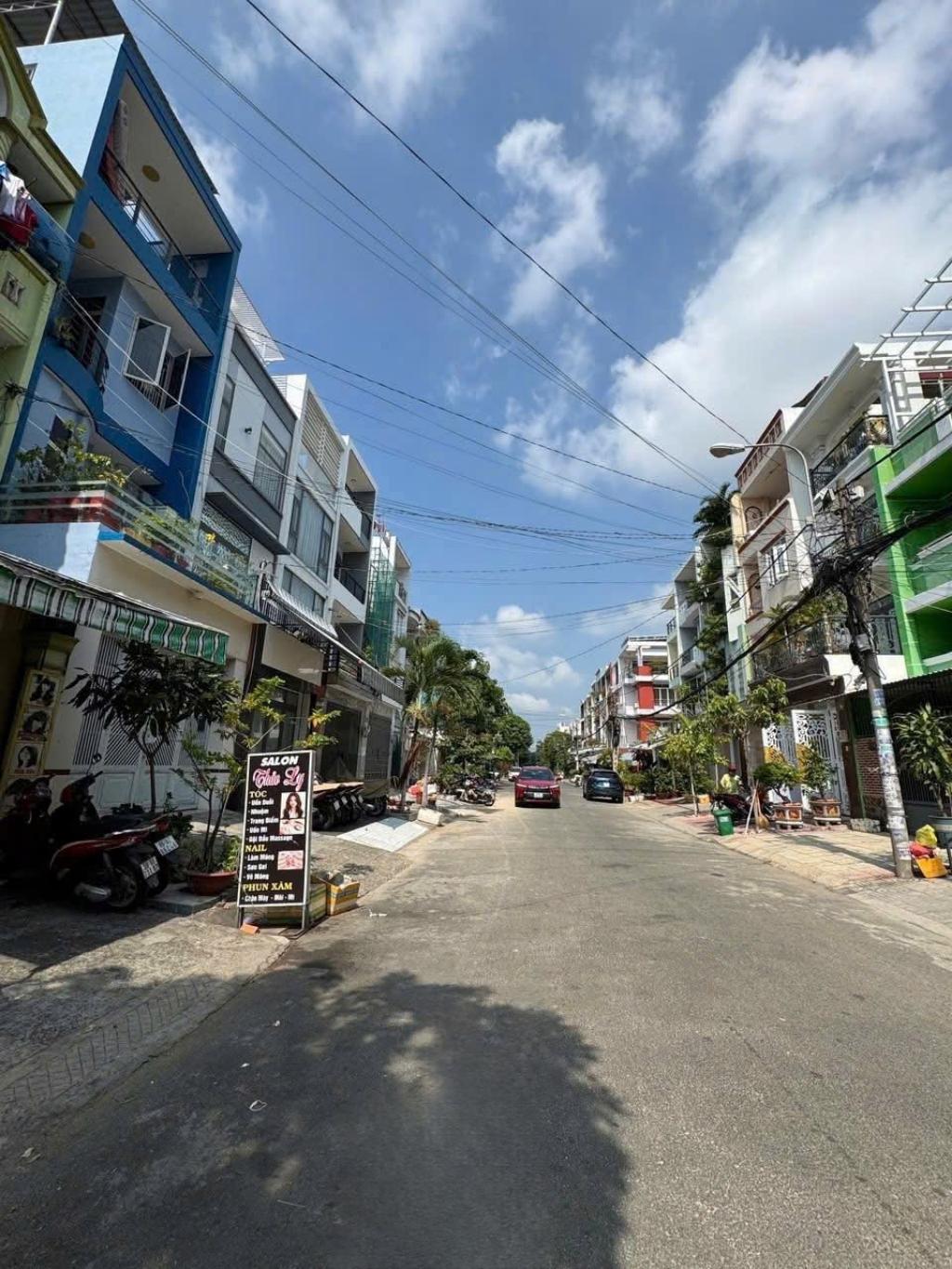 BÁN NHÀ - MẶT TIỀN KINH DOANH - KHU TÊN LỬA - 100M2 - 5 X 20M - CHỈ 13.7 TỈ - Ảnh chính