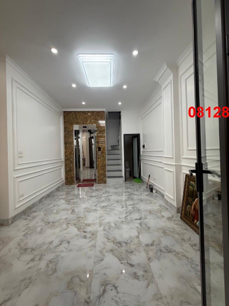 NHÀ MINH KHAI NGAY ĐẦU NGÕ THÔNG CHỦ XÂY ĐẸP 5 TẦNG CÓ THANG MÁY - Ảnh 3