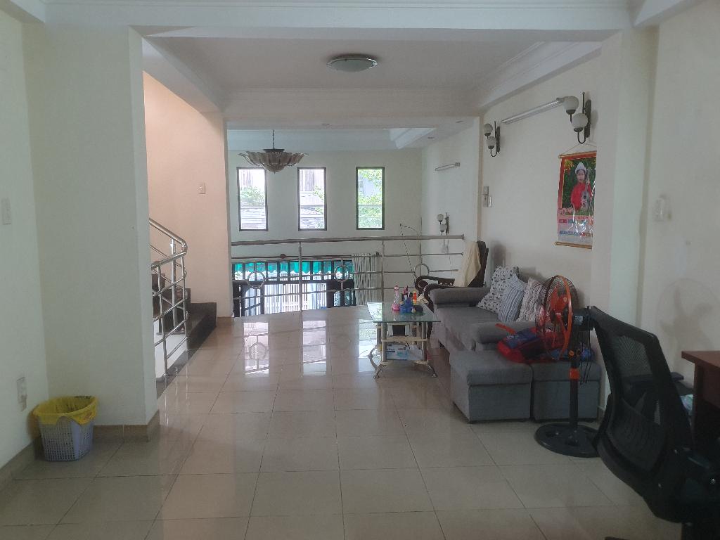 NHÀ BÁN - VỊ TRÍ ĐẮC ĐỊA - GIÁP NGÃ 6 PHẠM VĂN ĐỒNG & CV GIA ĐỊNH -HXH - 90 M² - 3 TẦNG CHỈ HƠN 9 TỶ - Ảnh 4