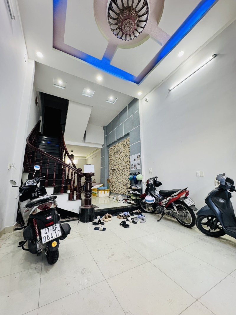 Bán nhà 4 tầng, 60m², 4PN, 5WC, 7,05  tỷ, P. Phước Long B, Q.9, sổ hồng - Ảnh 1