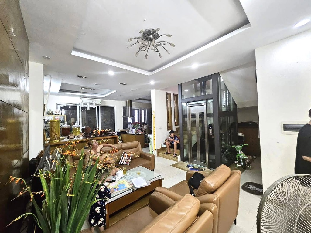 Bán nhà Hoàng Hoa Thám, Ba Đình, ngõ thông 90m2, 4.5 tầng thang máy, chỉ 17.9 tỷ - Ảnh chính