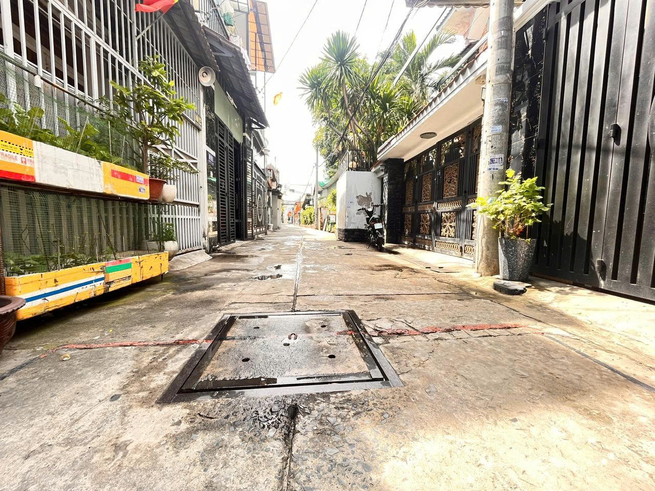 Nhà bán mới đẹp dt 6,2X6,2 trệt lầu hẻm ô tô HT35 phường Hiệp Thành Quận 12 - Ảnh chính