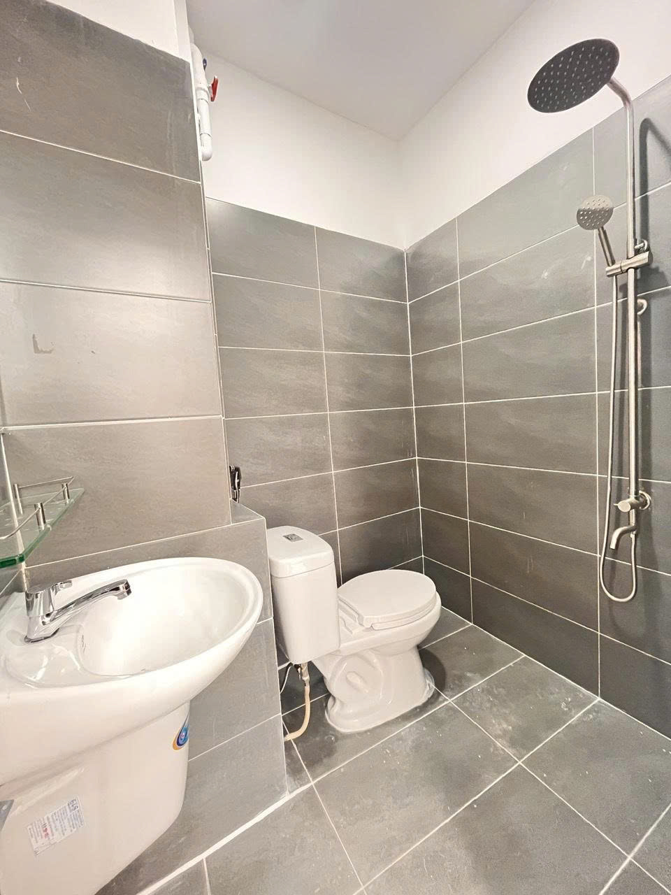 Nhà bán mới đẹp dt 6,2X6,2 trệt lầu hẻm ô tô HT35 phường Hiệp Thành Quận 12 - Ảnh 4