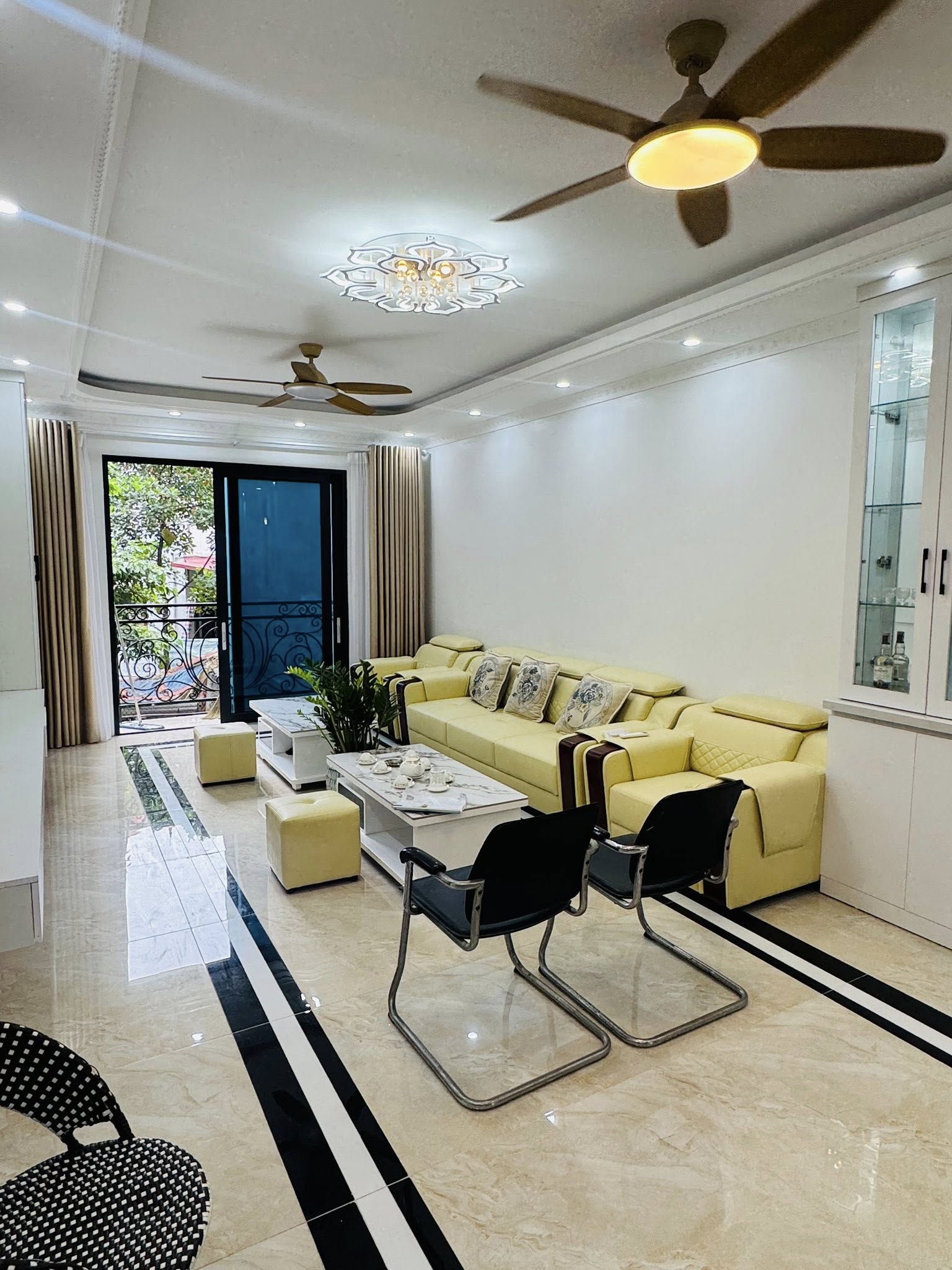 Bán Nhà Ngọc Thụy 50m2 7T Dân Xây 2 Thoáng 13 Tỷ, Ô Tô Đỗ Cửa, Full Nội Thất - Ảnh chính