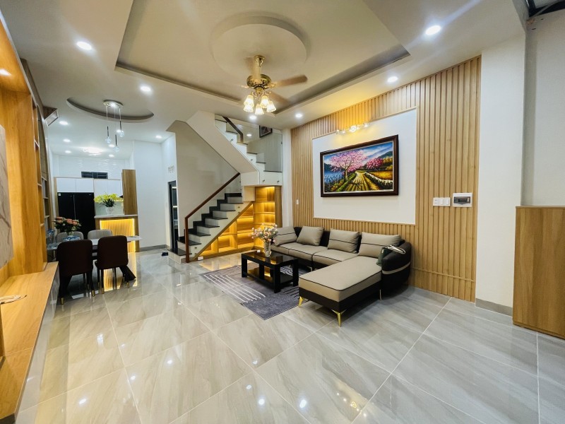 Bán nhà Hẻm Nguyễn Duy Cung - ngay Emart Phan Huy Ích, 4,6x12,6m, 4 Tầng - 4Pn, 5,5 tỷ. - Ảnh 3