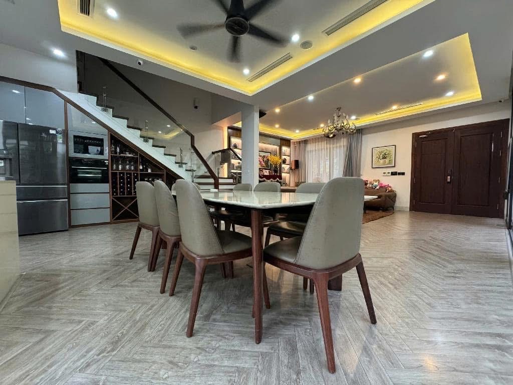 BÁN GẤP NHÀ PHỐ NGUYỄN SƠN - 135M2 x 7 TẦNG - NGÕ THÔNG - MẶT TIỀN HOA HẬU, HƠN 20 TỶ - Ảnh 2
