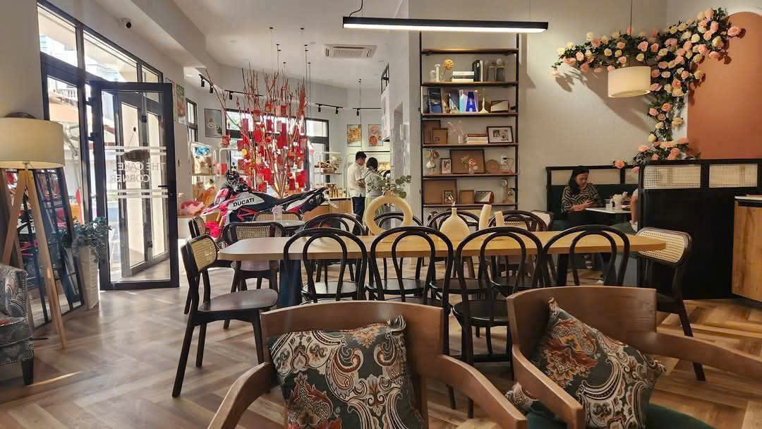 SANG NHƯỢNG TIỆM BÁNH & CAFE  Vị trí đắc địa: Căn góc khu dân cư Cityland Park Hills, Phường 10, Gò - Ảnh 1