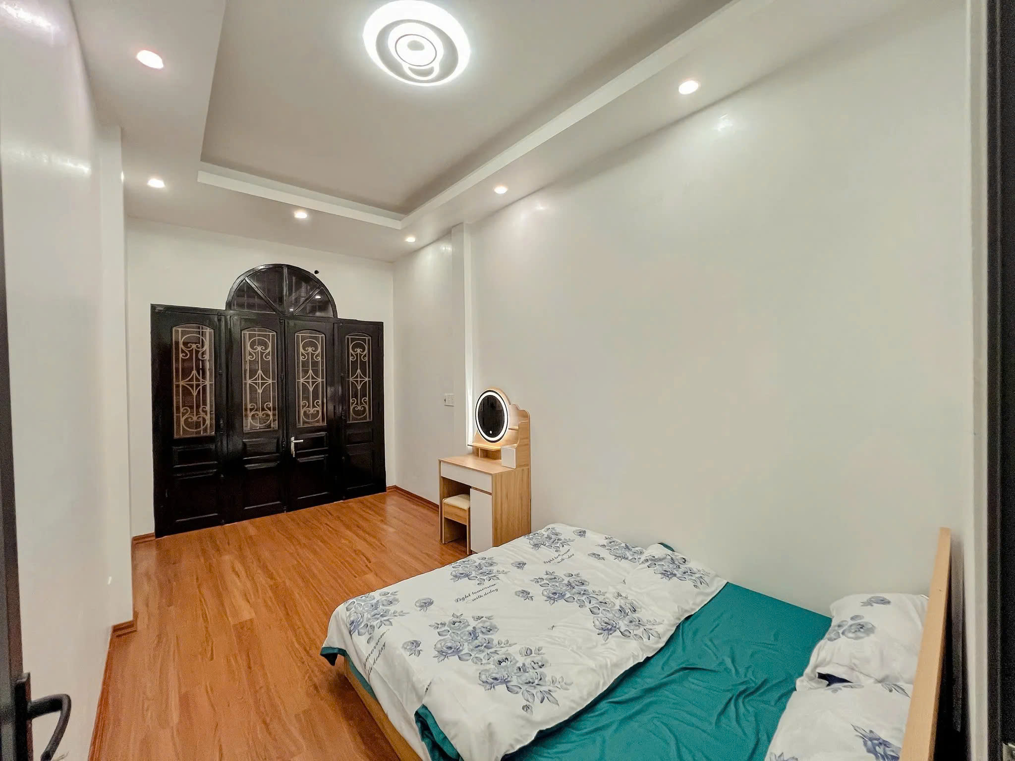 Cần bán nhà Văn Chương, 40m2, 5 tầng mới cứng, trung tâm Đống Đa, Chỉ 6.6 tỷ ở ngay - Ảnh 1