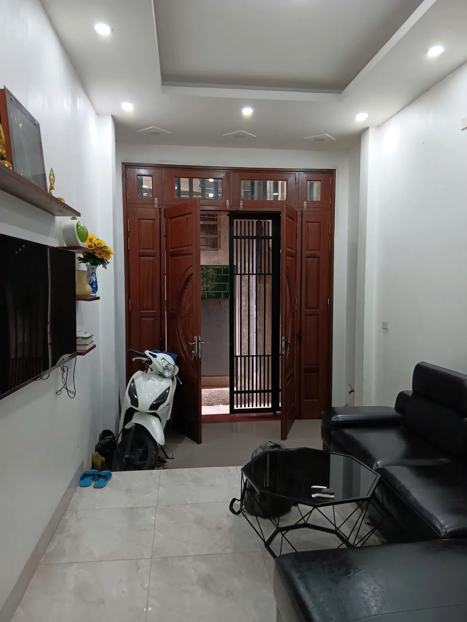 bán Nhà  Ngõ Thịnh Hào1 35/38m2.  4 tầng. mặt tiền3.1m giá  8.8 tỷ Đống Đa Hà Nội - Ảnh chính