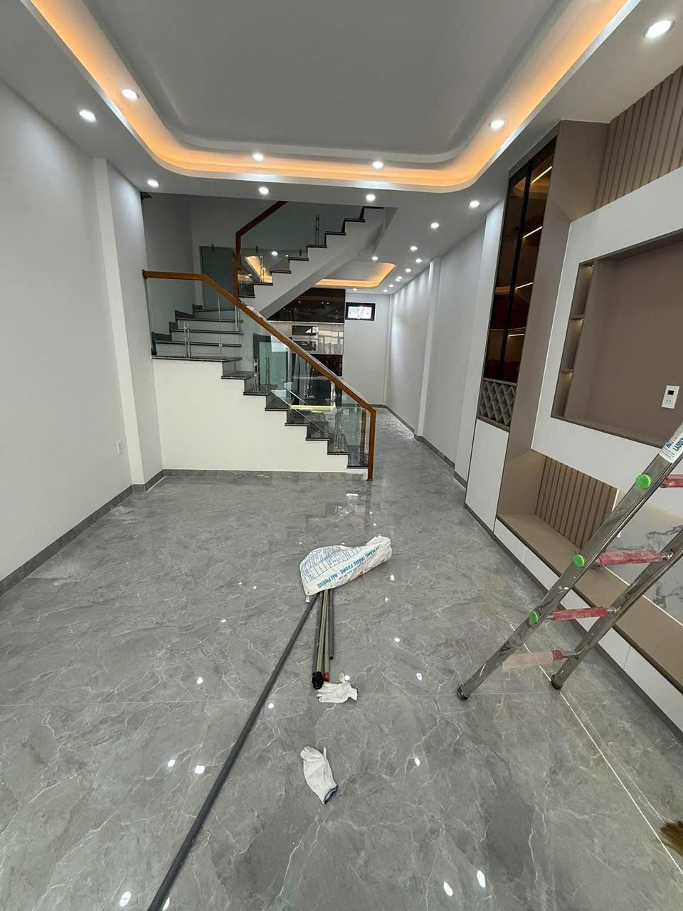 Bán nhà Khúc Thừa Dụ, 62m 3 tầng mới tinh, sân cổng riêng, giá 3.75 tỉ - Ảnh 1