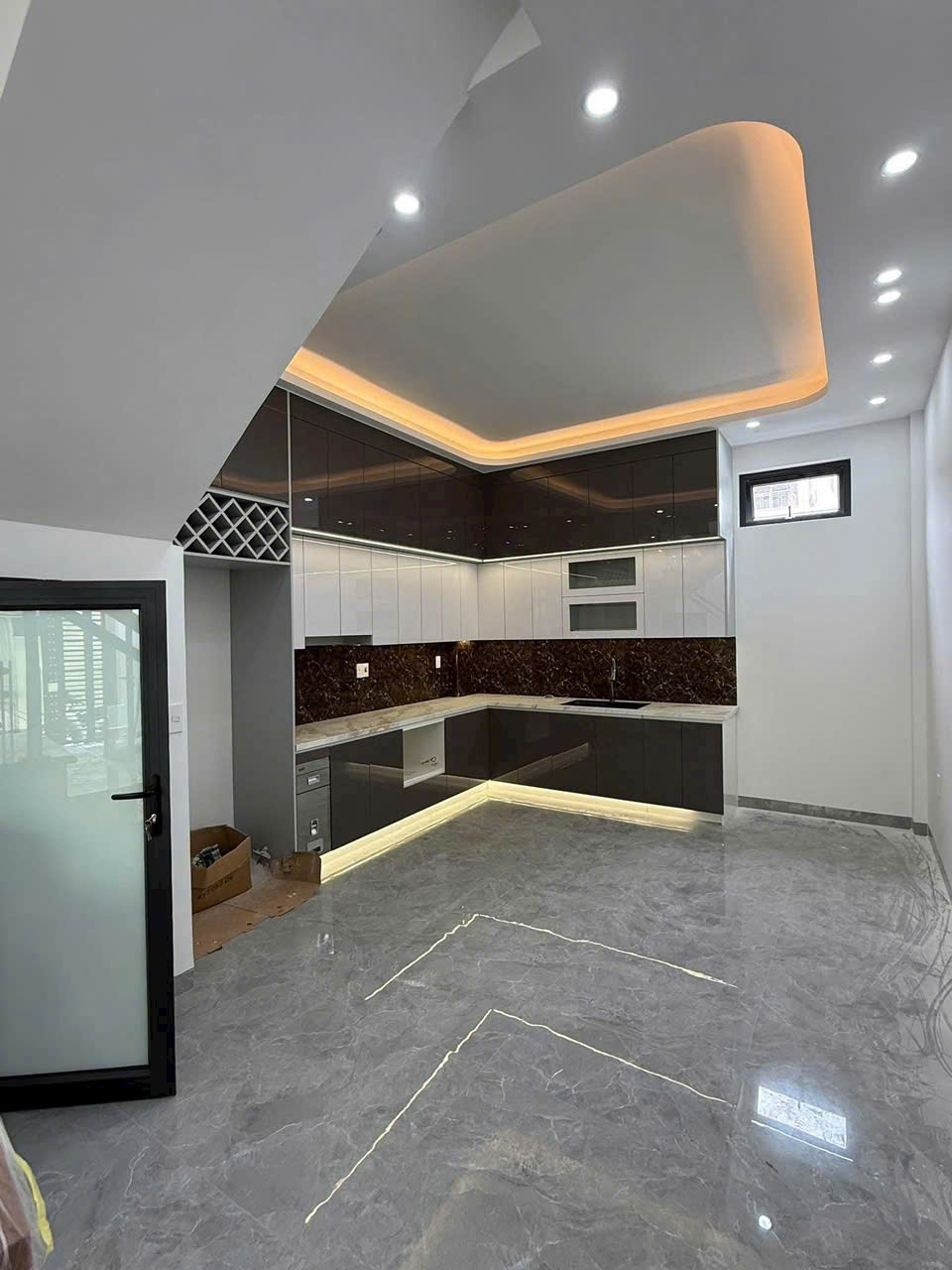 Bán nhà Khúc Thừa Dụ, 62m 3 tầng mới tinh, sân cổng riêng, giá 3.75 tỉ - Ảnh 2