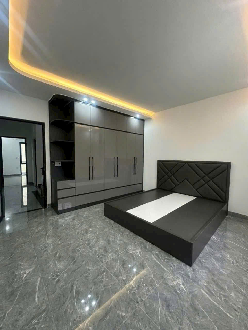 Bán nhà Khúc Thừa Dụ, 62m 3 tầng mới tinh, sân cổng riêng, giá 3.75 tỉ - Ảnh 3