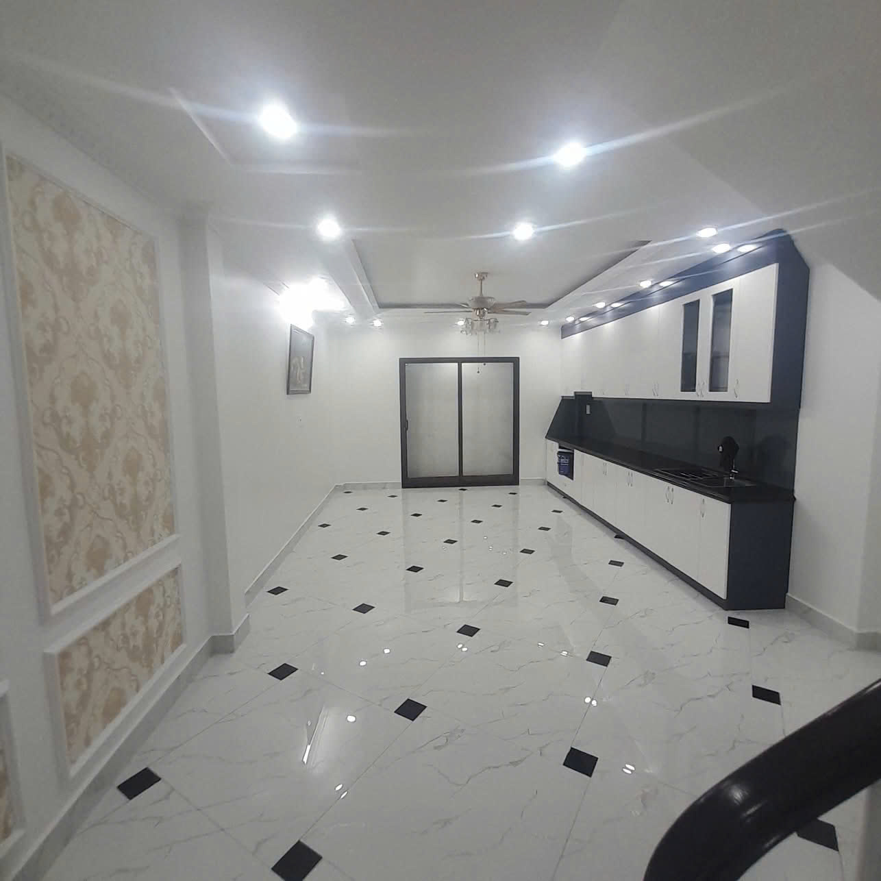 Bán Nhà Đường Giải Phóng Hoàng Mai - Nhà xây mới thuộc khu phân lô - ô tô tránh nhau - Ảnh 2