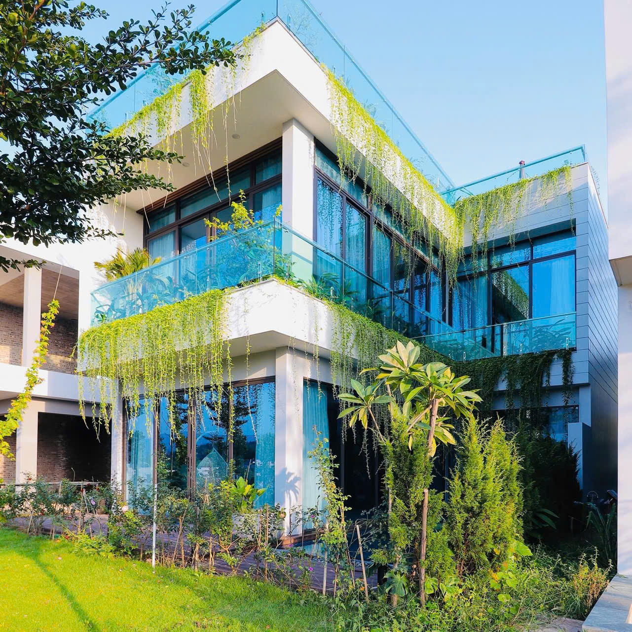 Bán biệt thự khu compound Nguyễn Văn Hưởng - Phường Thảo Điền giá 90 tỷ - Ảnh chính
