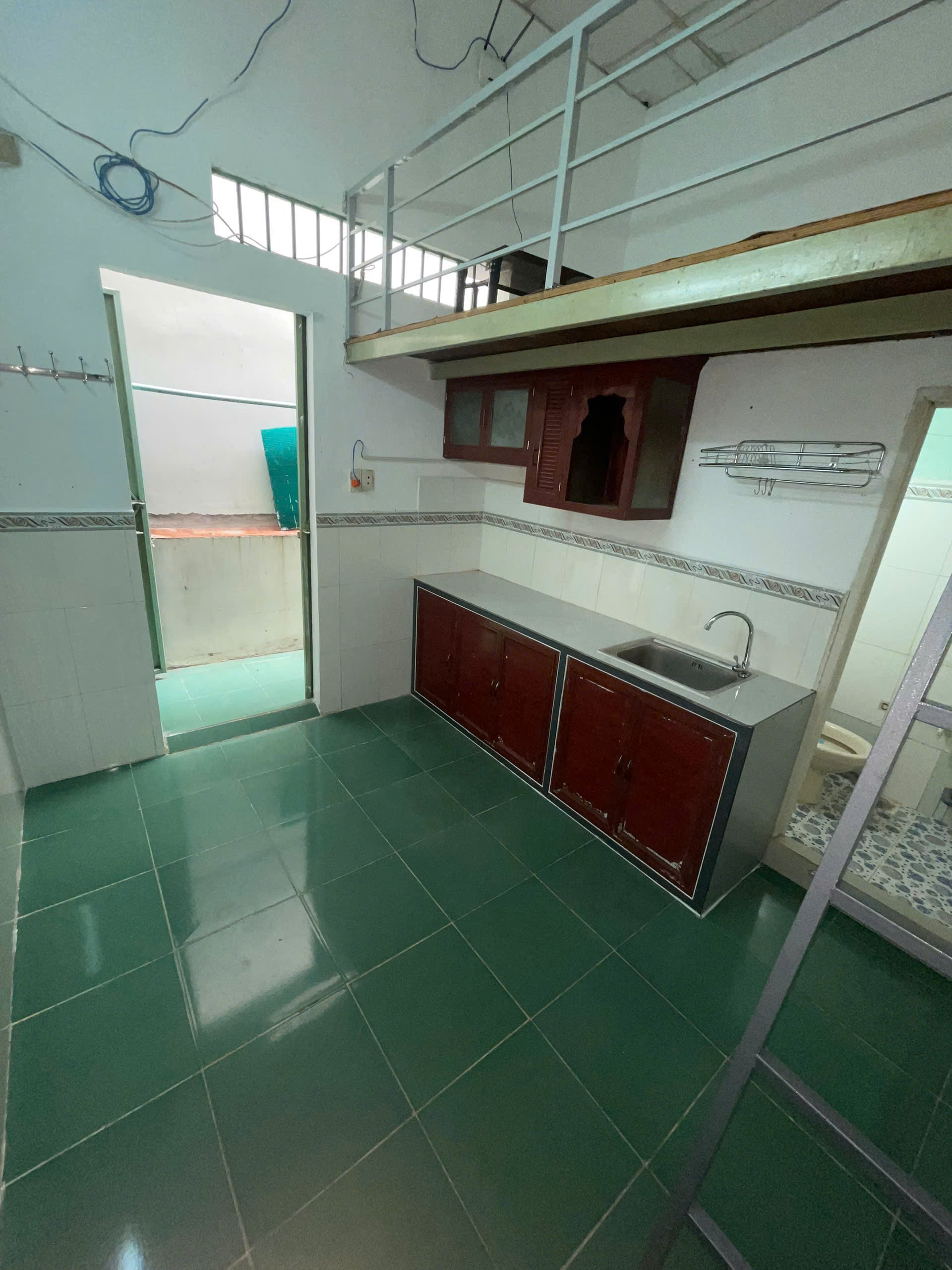 CHO THUÊ PHÒNG TRỌ GIÁ RẺ – CÓ GÁC, BẾP, WC RIÊNG – GIỜ GIẤC TỰ DO – QUẬN TÂN PHÚ - Ảnh chính