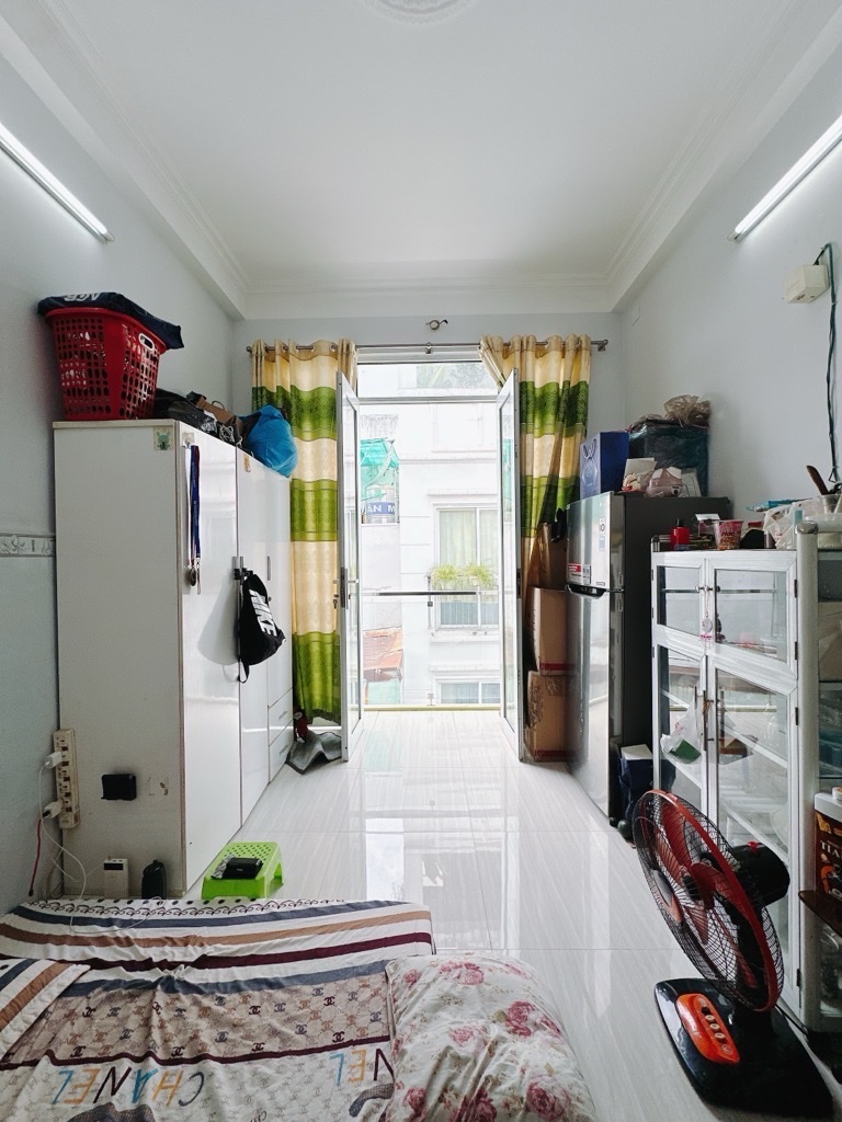 BÁN NHÀ ĐƯỜNG HOÀNG DIỆU- GẦN SIÊU THỊ , TRƯỜNG ĐẠI HỌC LUẬT NGUYỄN TÂT THÀNH  QUA Q1 CHỈ 3 PHÚT. - Ảnh 4