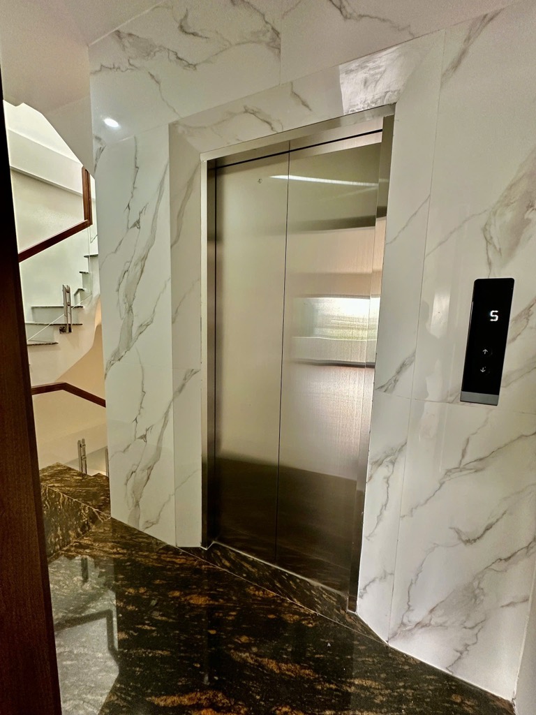 NHÀ MỚI TINH – 6 TẦNG, THANG MÁY HIỆN ĐẠI TẠI TRUNG TÂM THẠCH BÀN - GIÁ NHỈNH 8 TỶ! - Ảnh 1