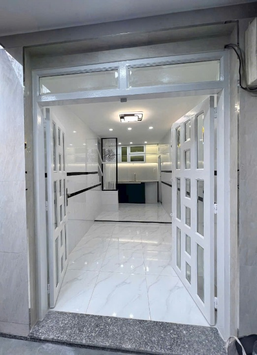 Nhà 3 tầng mới, nở hậu đường Âu Dương Lân P3 Q8. Giá 2,38 tỷ TL - Ảnh chính