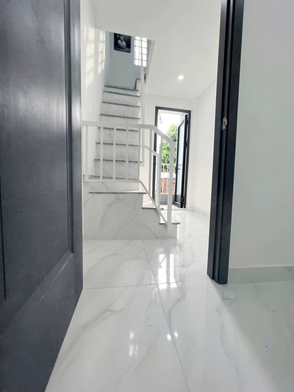 Nhà 3 tầng mới, nở hậu đường Âu Dương Lân P3 Q8. Giá 2,38 tỷ TL - Ảnh 2