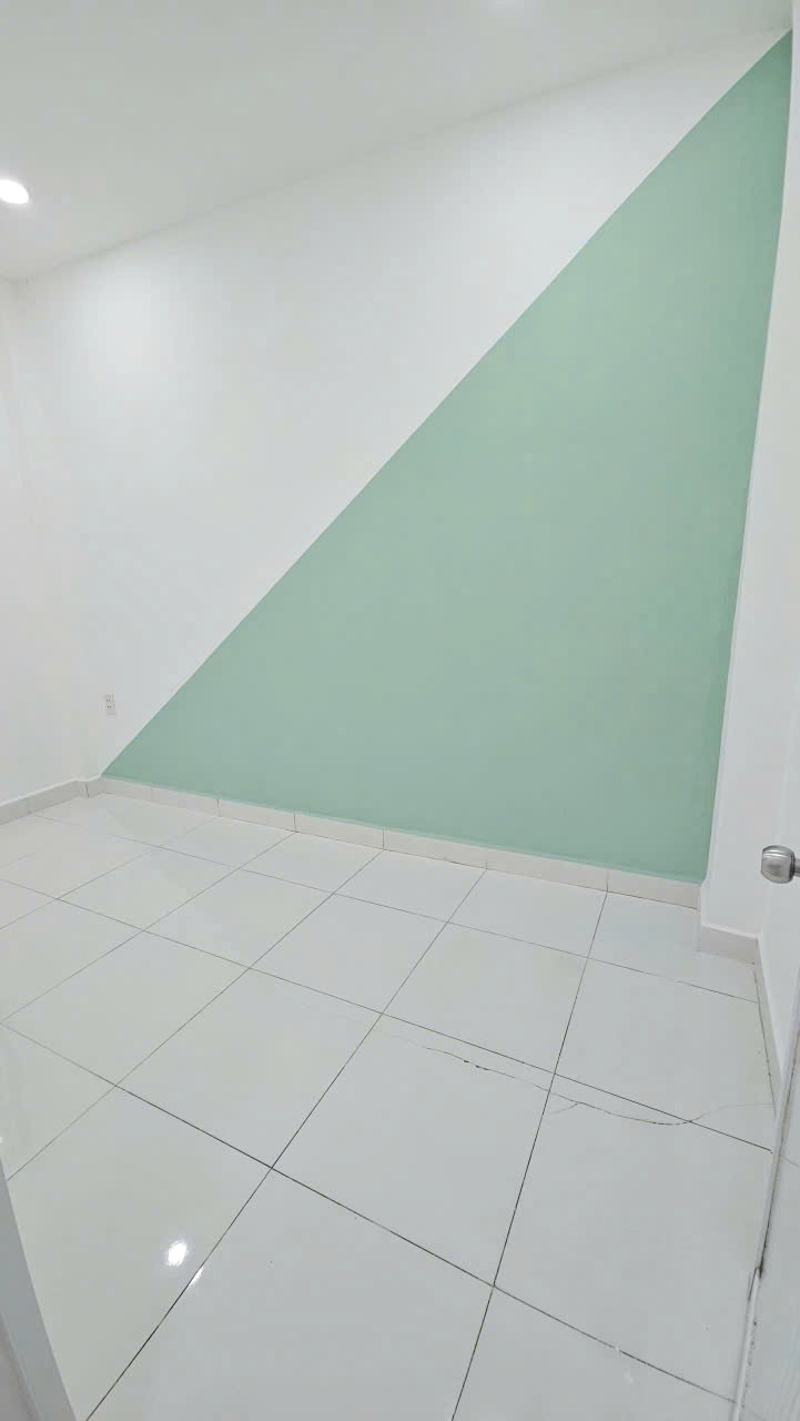 Nhà 2 tầng mới, nở hậu sát hẻm ôtô Hưng Phú P10.Q8. Giá 2,78 tỷ bớt lộc - Ảnh 2