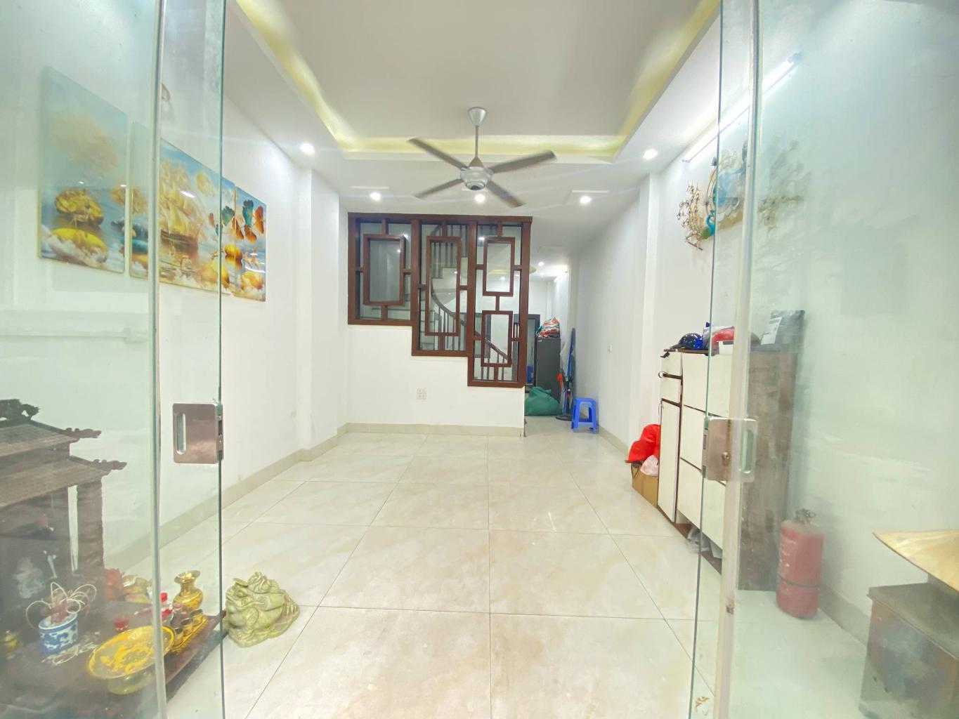 QUÁ ĐẸP! Ô TÔ ĐỖ CỬA - HAI THOÁNG TRƯỚC SAU, SÁT PHỐ, TIỆN ÍCH NGẬP TRÀN - Ảnh 2