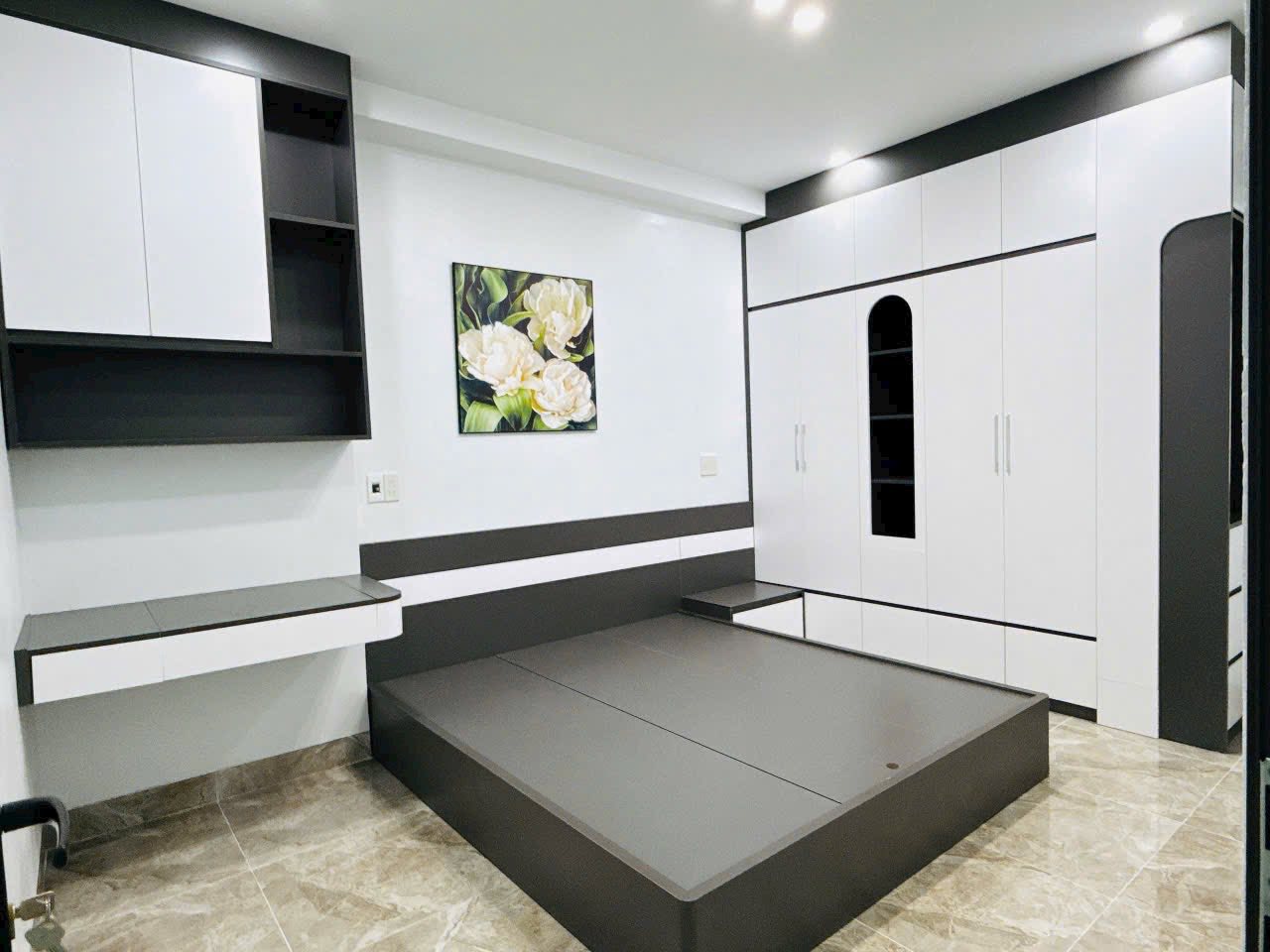 Bán nhà 3 tầng ngõ đường Nguyễn Lương Bằng, TP HD, 43.8m2, mt 7.2m, 3 ngủ, 2vs, 2.28 tỷ - Ảnh 1