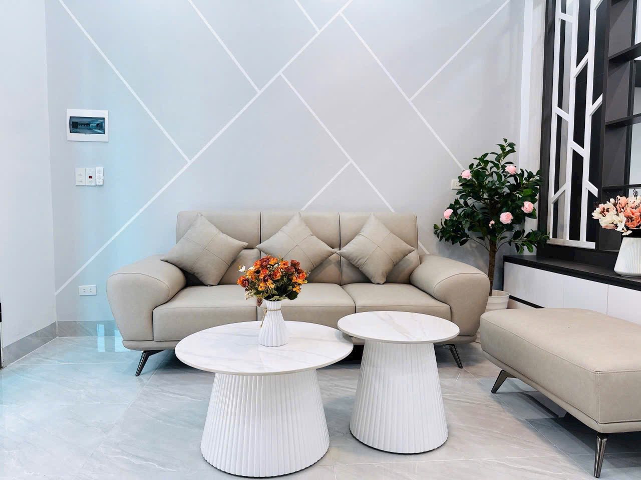 Bán nhà 3 tầng ngõ đường Nguyễn Lương Bằng, TP HD, 43.8m2, mt 7.2m, 3 ngủ, 2vs, 2.28 tỷ - Ảnh 3