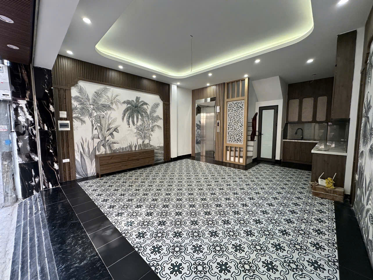 🏡 SIÊU PHẨM HIẾM KHU VIỆT HƯNG – ĐỨC GIANG - 42M - Ô TÔ - THANG MÁY - NHỈNH 8 TỶ - Ảnh 2